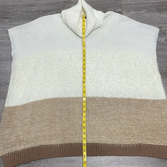 Apt. 9 Turtleneck Open Side Poncho Cream Tan Beige One Size Fits Most - Picture 6 of 12